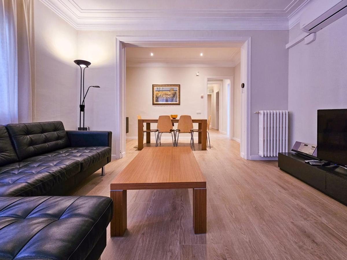 Classbedroom Park Gueell Apartment Barcelona Exterior photo
