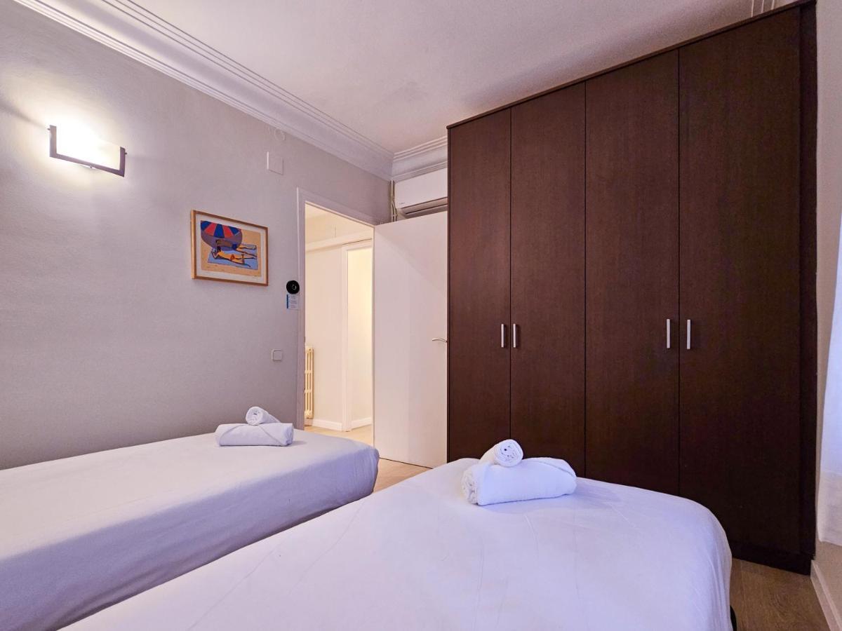 Classbedroom Park Gueell Apartment Barcelona Exterior photo