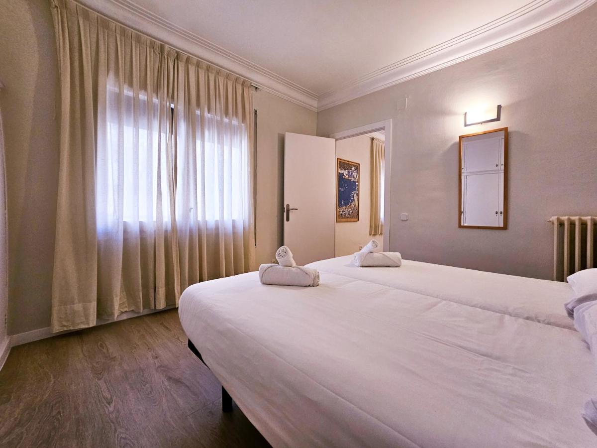 Classbedroom Park Gueell Apartment Barcelona Exterior photo