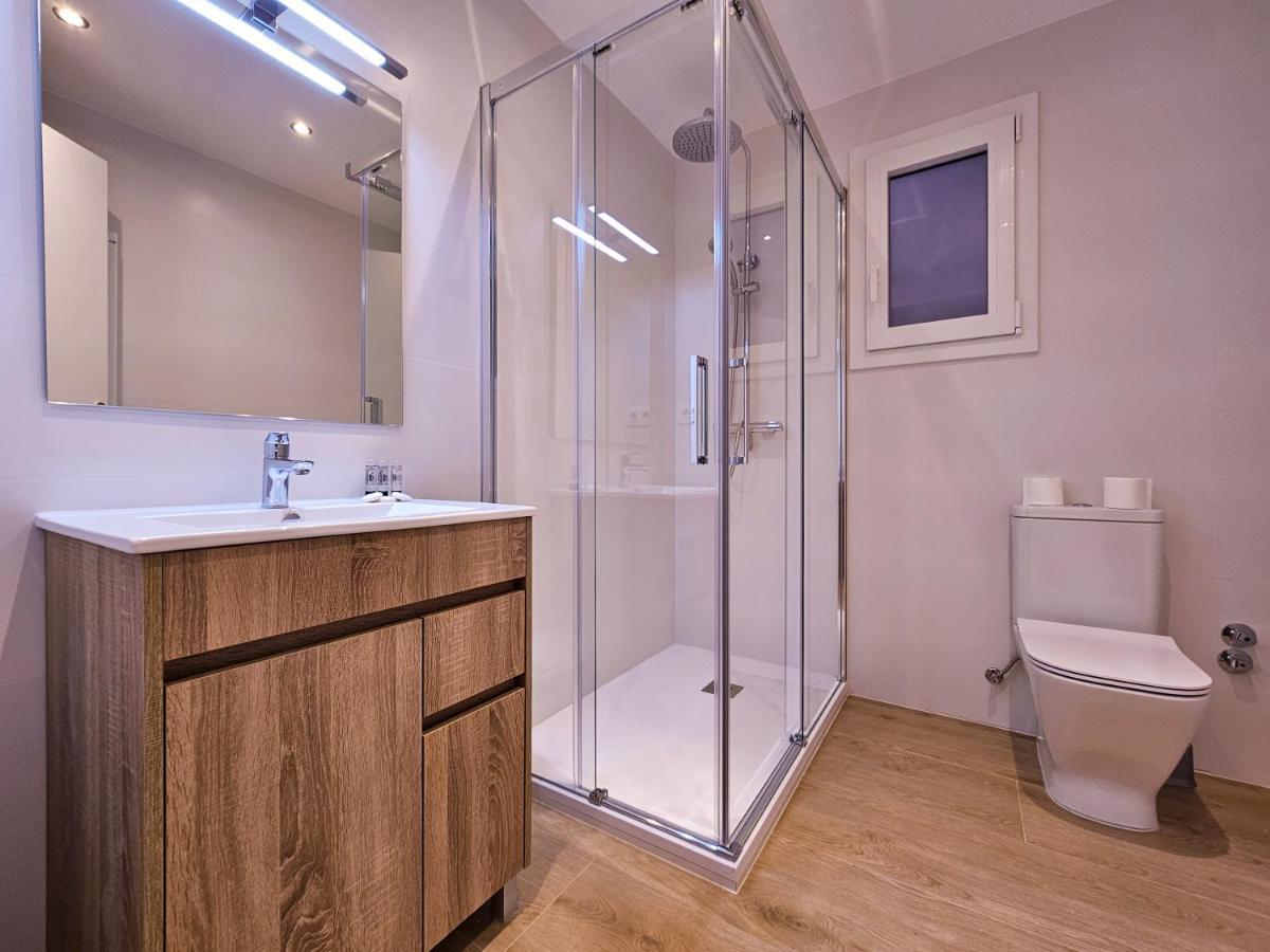 Classbedroom Park Gueell Apartment Barcelona Exterior photo